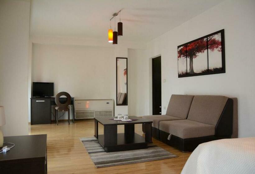 استودیو استاندارد با تخت کینگ, Treff