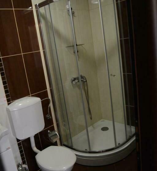 استودیو استاندارد با تخت کینگ, Treff