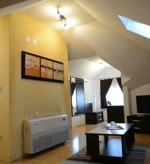 استودیو استاندارد با تخت کینگ, Treff