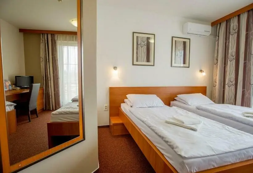 スタンダードトリプルルーム, Wellness Hotel Thermal