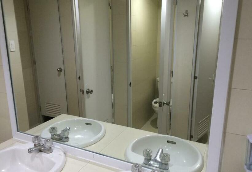 اتاق استاندارد با سرویس بهداشتی مشترک, Stone House Hotel Pasay