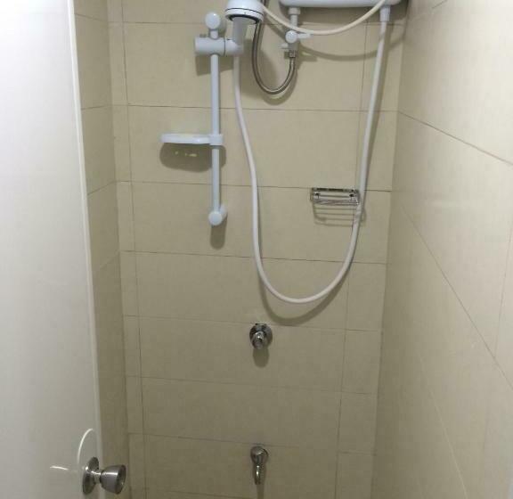 اتاق استاندارد با سرویس بهداشتی مشترک, Stone House Hotel Pasay