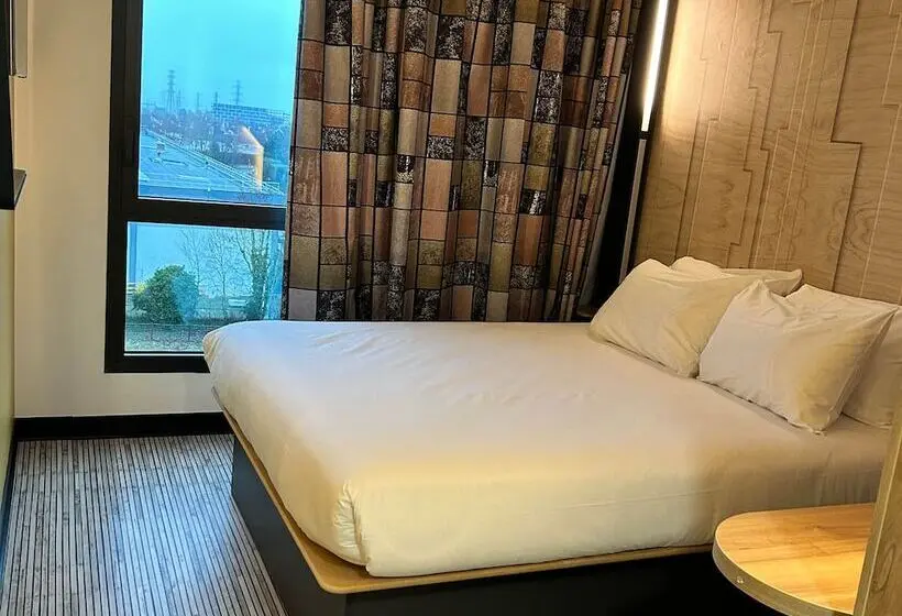 Standard-invahuone, B&b Hotel Cergy Saint Christophe Gare