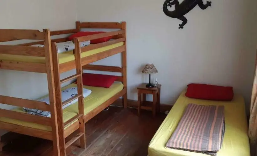 اتاق استاندارد سه تخته با سرویس بهداشتی مشترک, Jikeleza Lodge