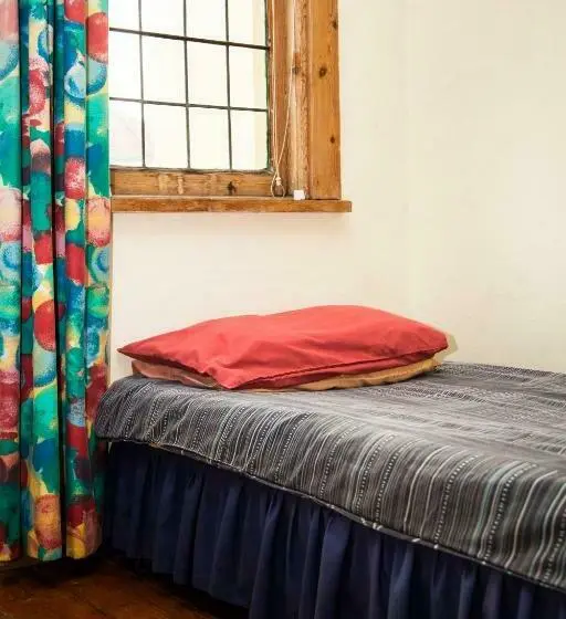 اتاق استاندارد یک تخته با سرویس بهداشتی مشترک, Jikeleza Lodge