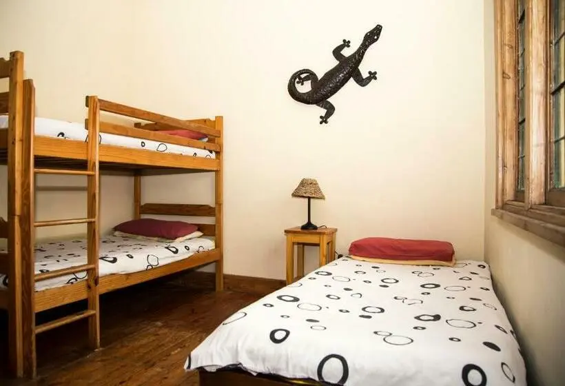 اتاق استاندارد سه تخته با سرویس بهداشتی مشترک, Jikeleza Lodge