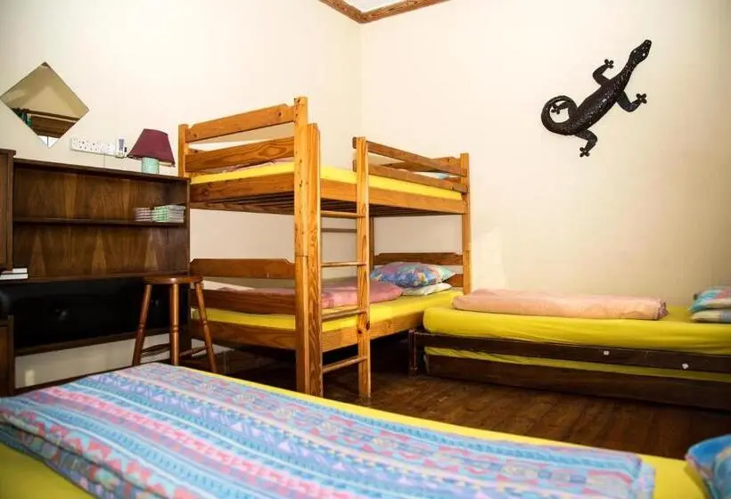 اتاق خانوادگی با سرویس بهداشتی مشترک, Jikeleza Lodge