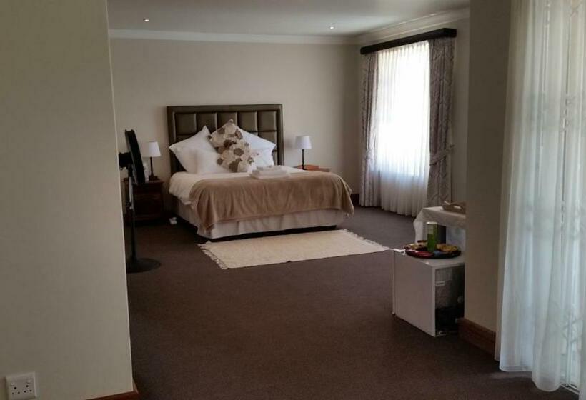 דירה בת חדר שינה 1 עם מרפסת, 6 On Acacia