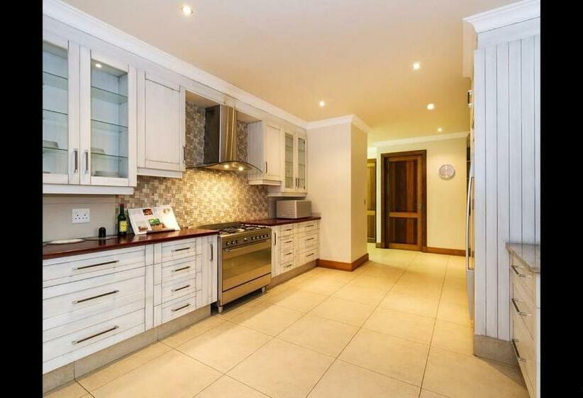 Апартаменты 1 Спальня с Балконом, 6 On Acacia