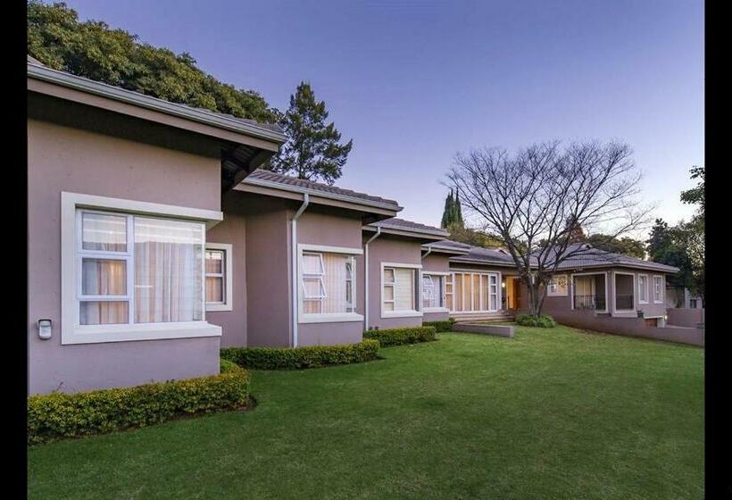 דירה בת חדר שינה 1 עם מרפסת, 6 On Acacia