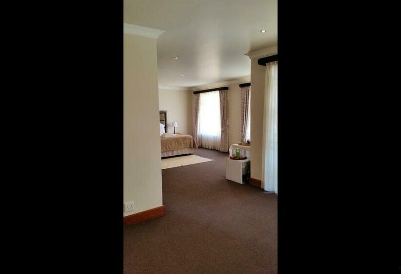 דירה בת חדר שינה 1 עם מרפסת, 6 On Acacia