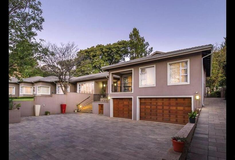 סוויטה נוף לגינה, 6 On Acacia