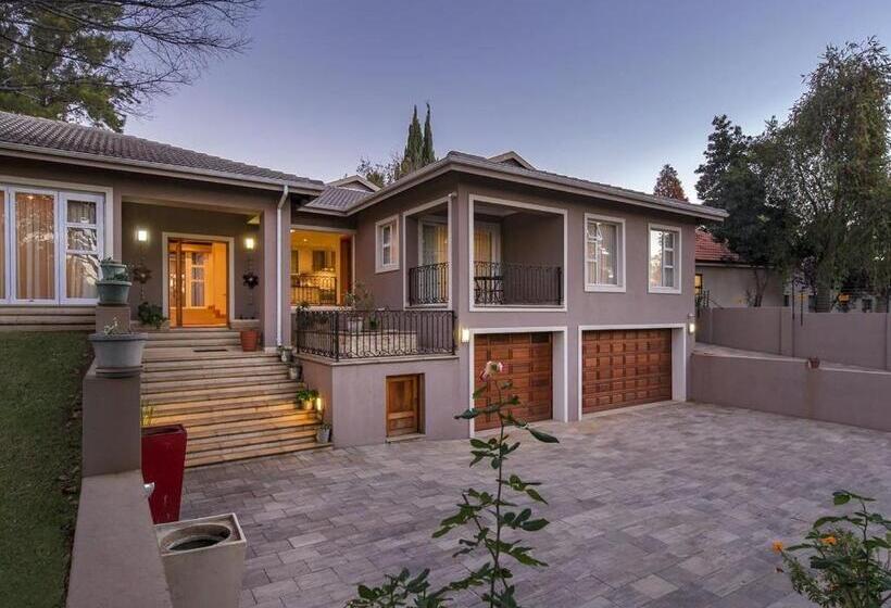 סוויטה נוף לגינה, 6 On Acacia