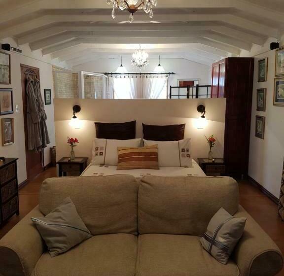 סוויטה, Art Gallery Guest House