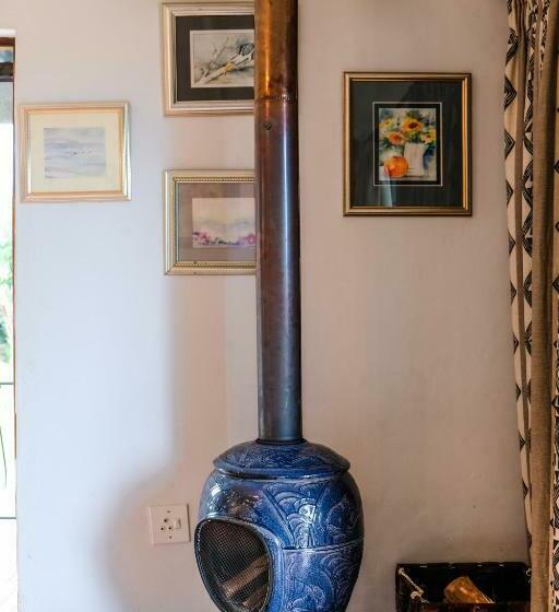 סוויטה, Art Gallery Guest House