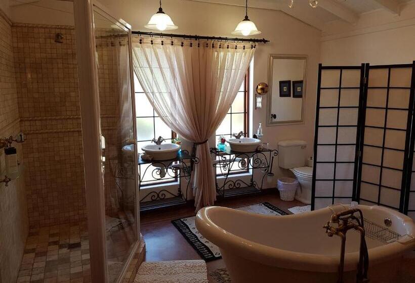 Люкс, Art Gallery Guest House