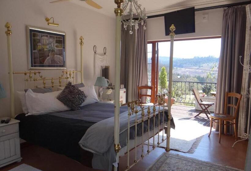 Номер Deluxe с Балконом, Art Gallery Guest House