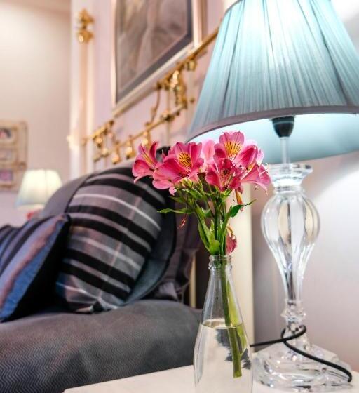 Номер Deluxe с Балконом, Art Gallery Guest House