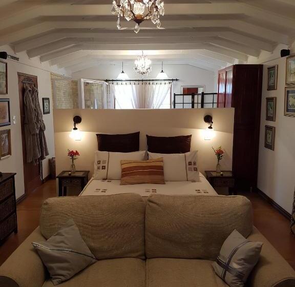 Номер Deluxe с Балконом, Art Gallery Guest House