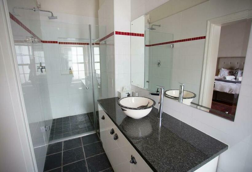 Номер Economy, Beckhuis