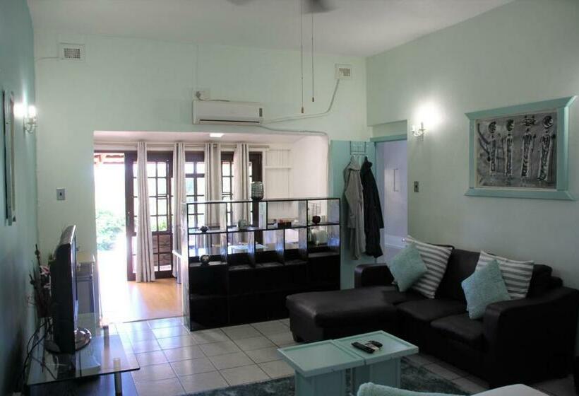 Студио Стандарт Вид на Сад, Fairway Guest Lodge