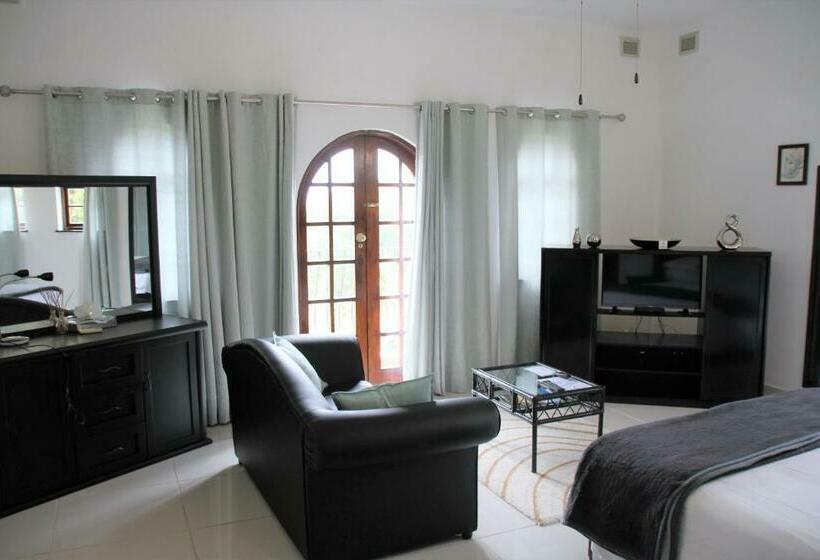 Номер Deluxe Вид на Море с Балконом, Fairway Guest Lodge