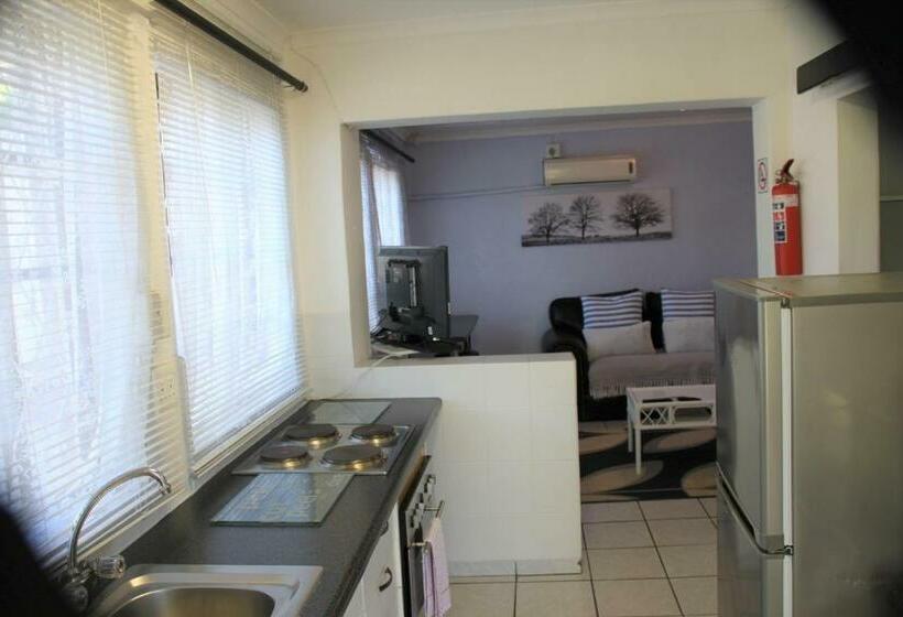 Студио Стандарт с Террасой, Fairway Guest Lodge