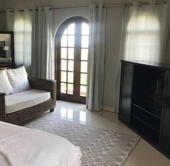 Номер Deluxe Вид на Море с Балконом, Fairway Guest Lodge