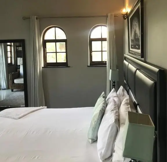オーシャンビューデラックスルームバルコニー付き, Fairway Guest Lodge