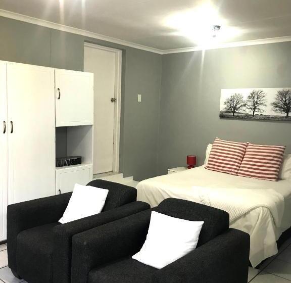 Студио Стандарт с Террасой, Fairway Guest Lodge