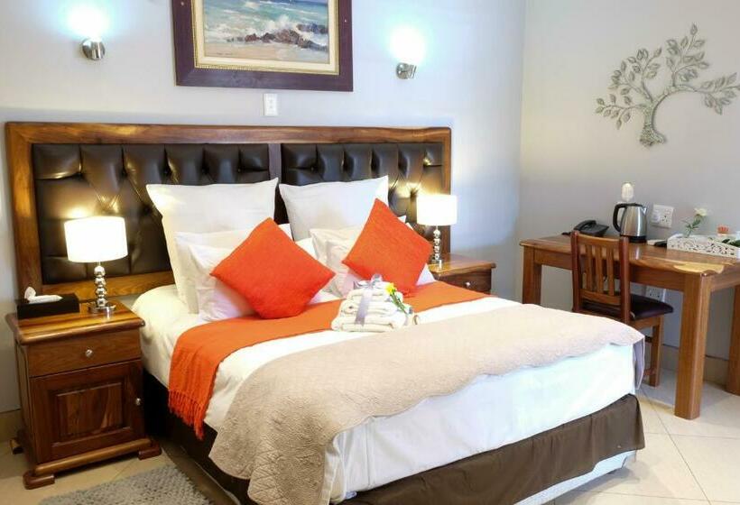 חדר משפחתי, Firwood Lodge