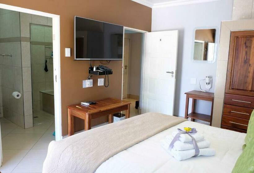 חדר משפחתי, Firwood Lodge