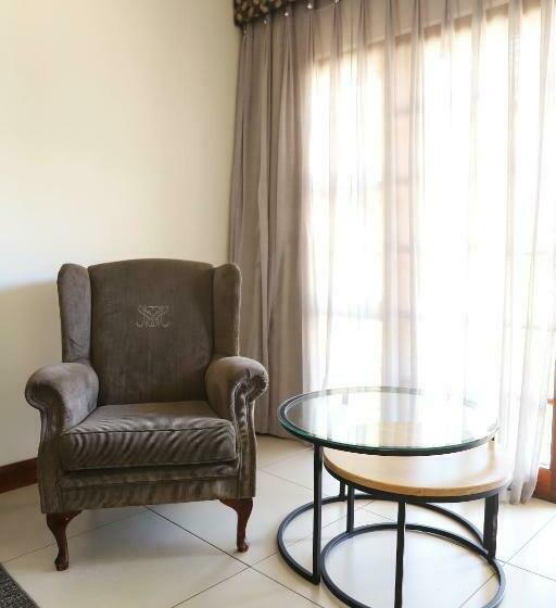 חדר משפחתי דלוקס, Shonalanga Lodge