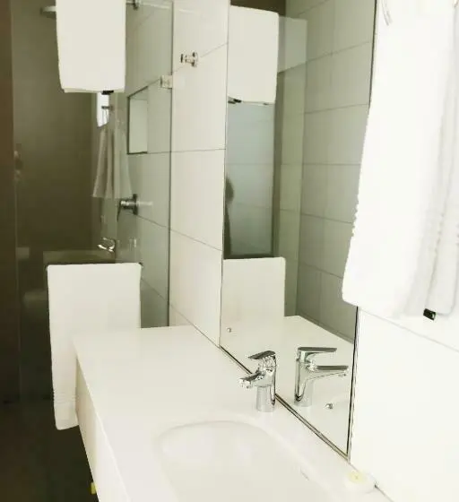 デラックスルーム, Shonalanga Lodge