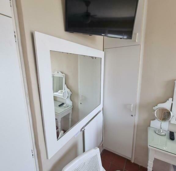 غرفة قياسية مطلّة علي البحر مزوَّدة بشُرفة, The Bay Lodge