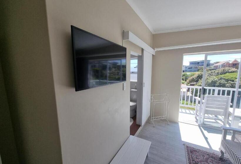 غرفة ديلوكس مطلّة علي البحر مزوَّدة بشُرفة, The Bay Lodge