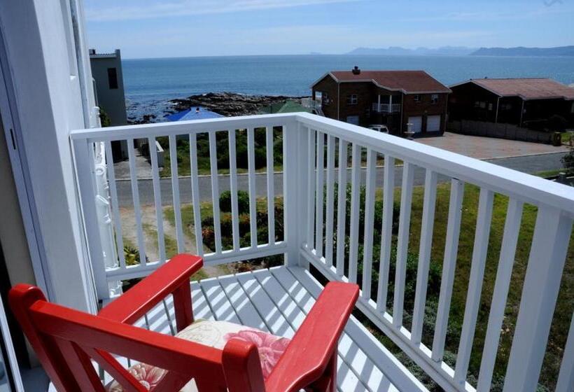 Номер Deluxe Вид на Море с Балконом, The Bay Lodge