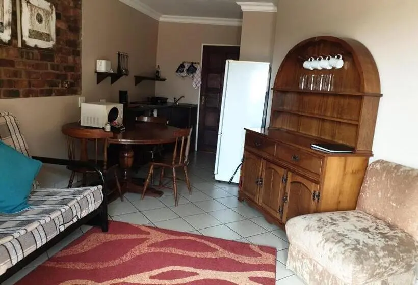 エコノミー４人部屋, Tsessebe Guesthouse