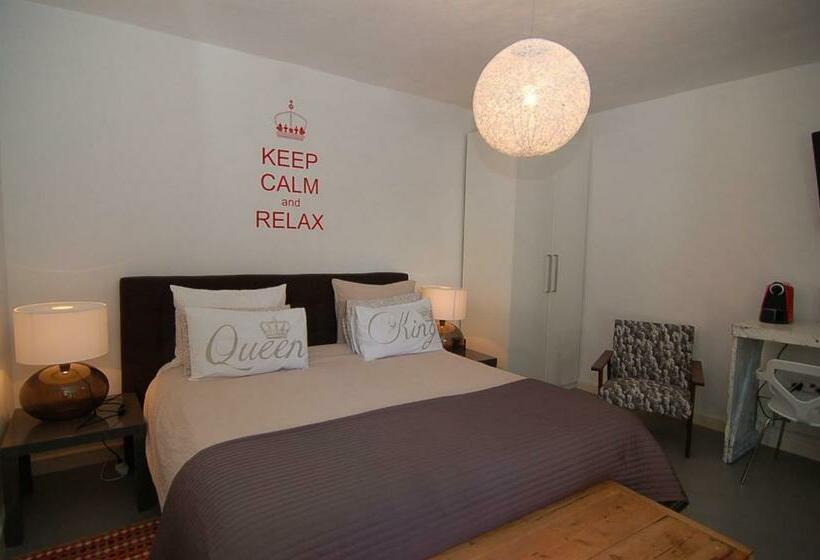 غرفة قياسية مطلّة علي حمام السباحة, Villa Helderberg