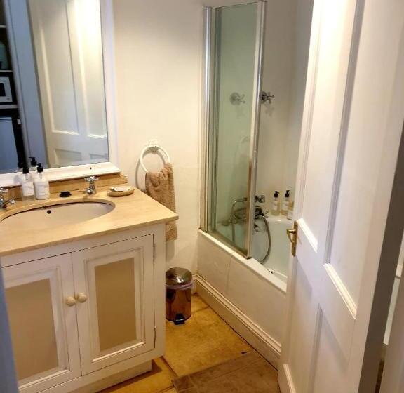 Люкс 2 Спальни, Waterford Manor