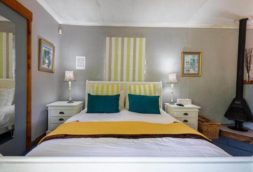 Студио Стандарт Вид на Сад, Waterford Manor