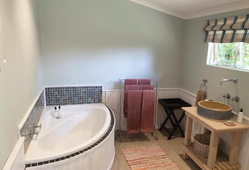 Семейный Номер, Waterford Manor