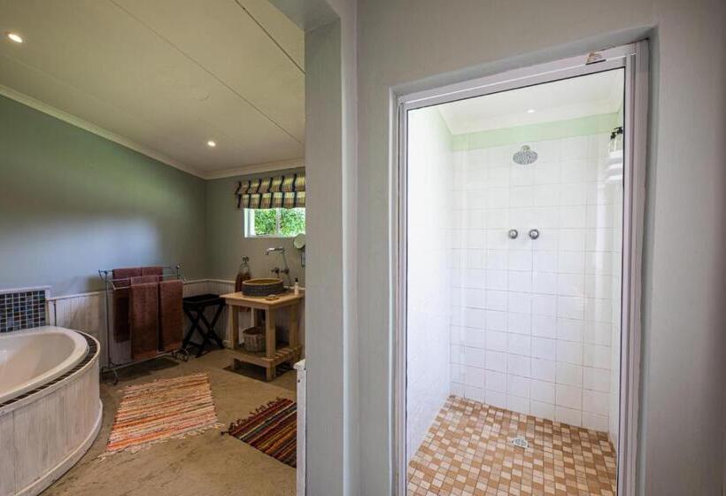 Семейный Номер, Waterford Manor