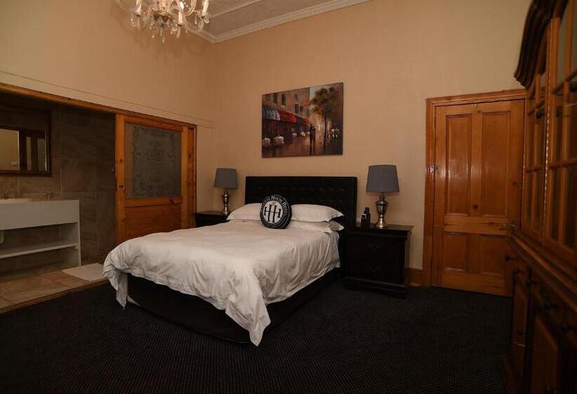 デラックスルーム, Halfway House