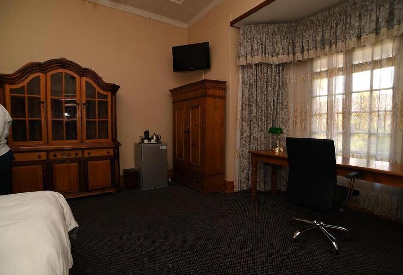 デラックスルーム, Halfway House