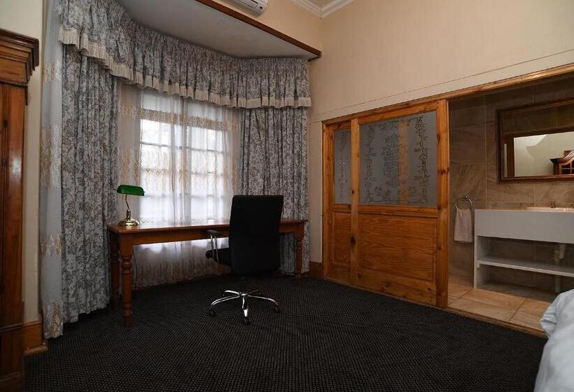 デラックスルーム, Halfway House