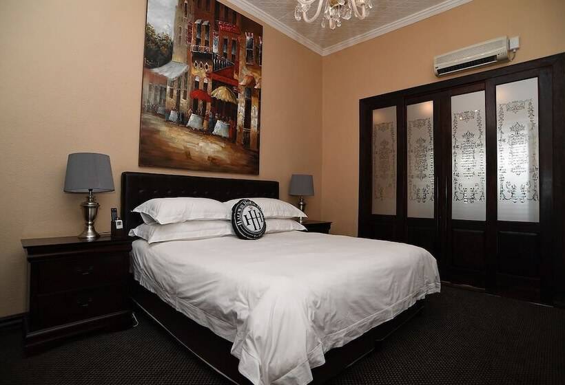 デラックスルーム, Halfway House