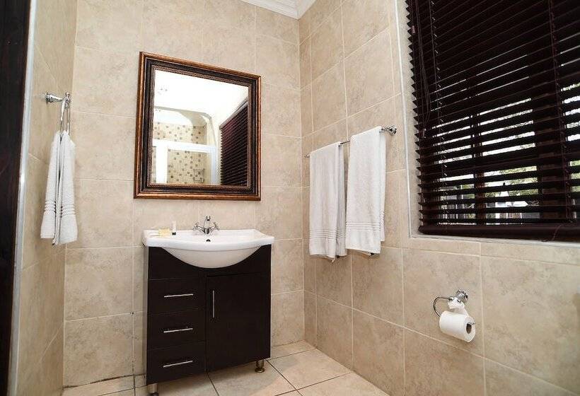 デラックスルーム, Halfway House