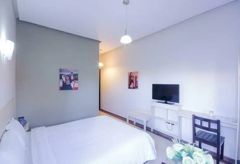 Standard-huone, Inou