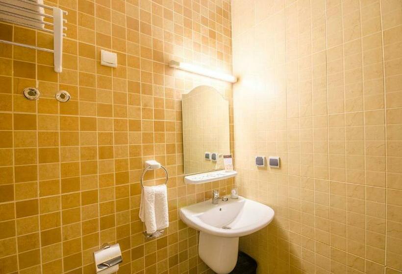 חדר סטנדרט, Inou